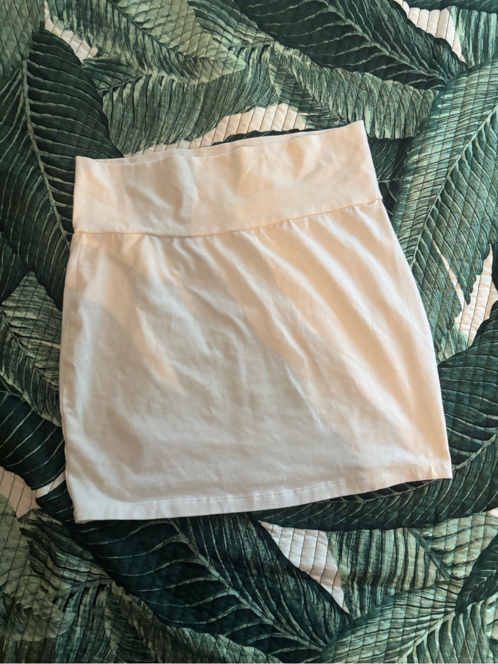 Charlotte Russe Women’s White Stretch Mini Skirt